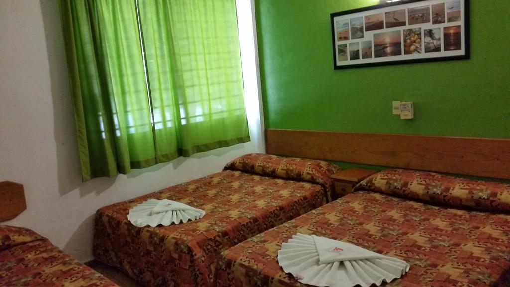 Hotel Delfin Playa Azul Lázaro Cárdenas Exteriér fotografie
